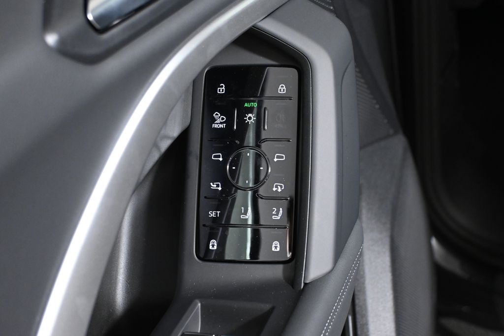 Thumbnail: 2025 Audi Q5 - 25