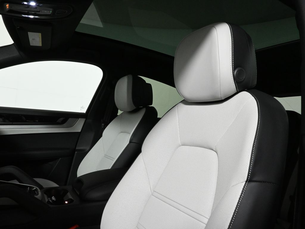 Thumbnail: 2026 Porsche  - 15