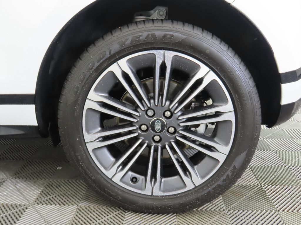 Thumbnail: 2024 Land Rover Range Rover Evoque - 30