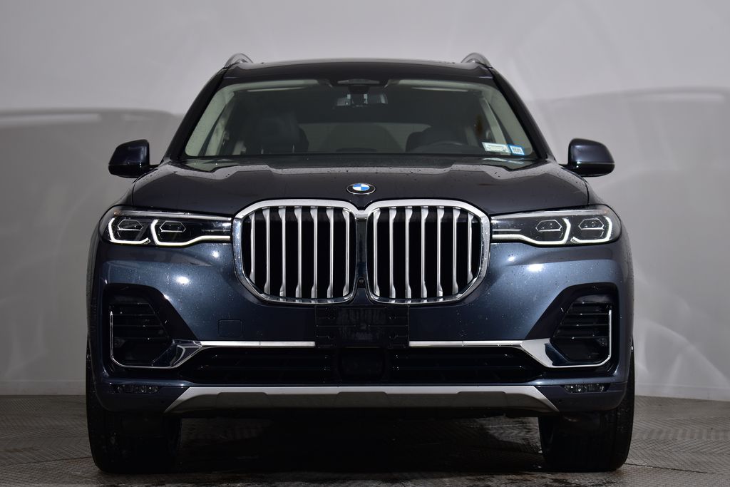 2022 BMW X7 xDrive40i 8