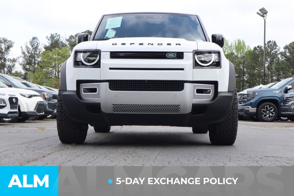 Used 2023 White Land Rover S image 4