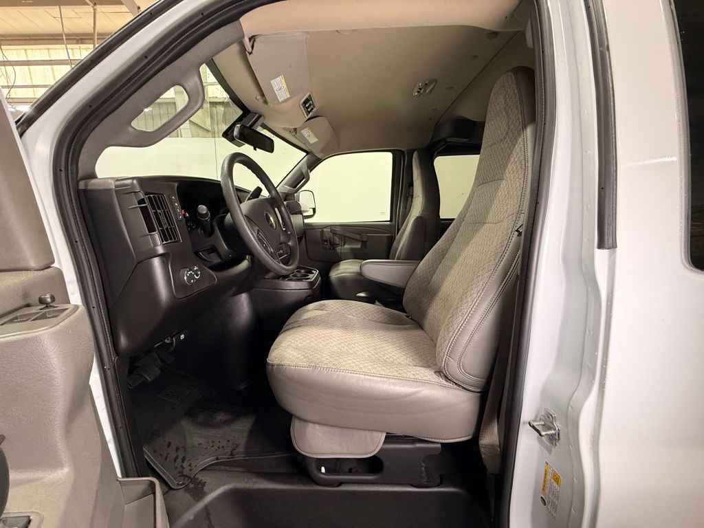 2024 Chevrolet Express 3500 LT