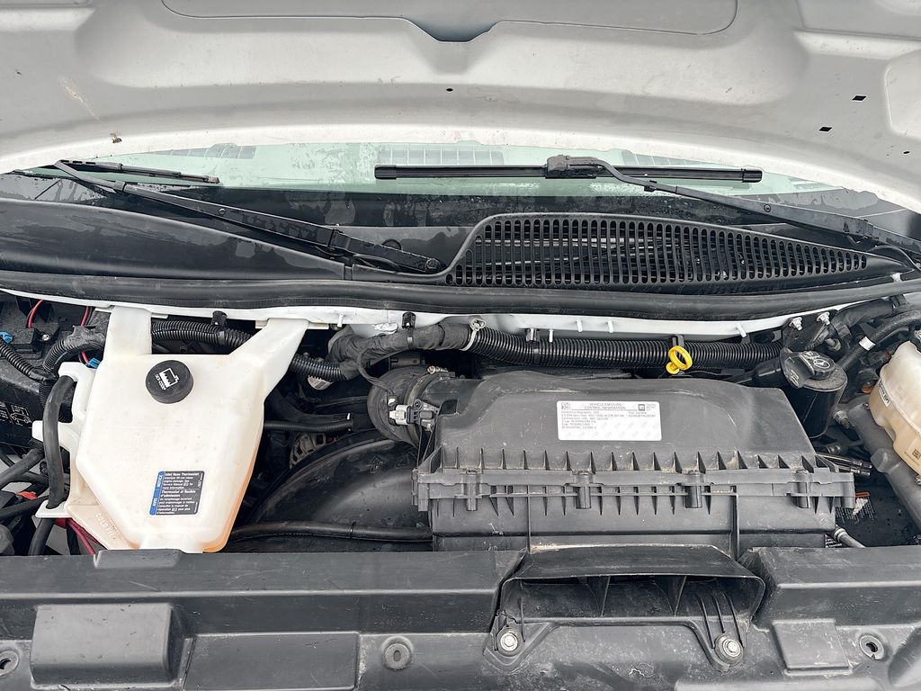 Used 2025 White Chevrolet Work Van image 25