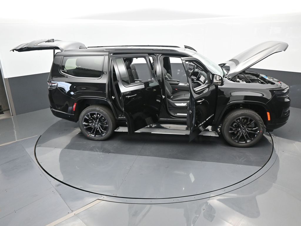 Used 2024 Diamond Black Crystal Pearlcoat Jeep Series II image 79