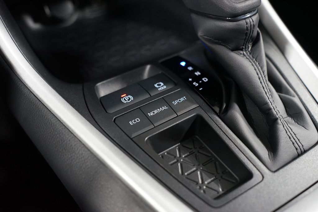 Thumbnail: 2025 Toyota RAV4 - 22