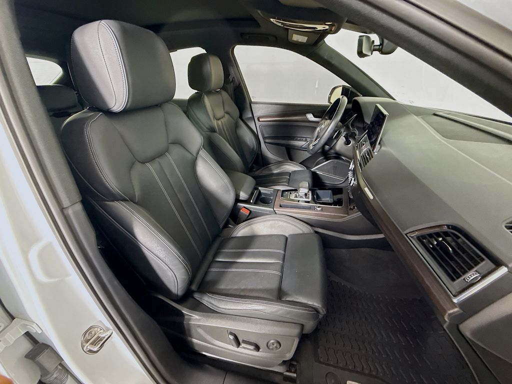 Thumbnail: 2022 Audi Q5 - 30