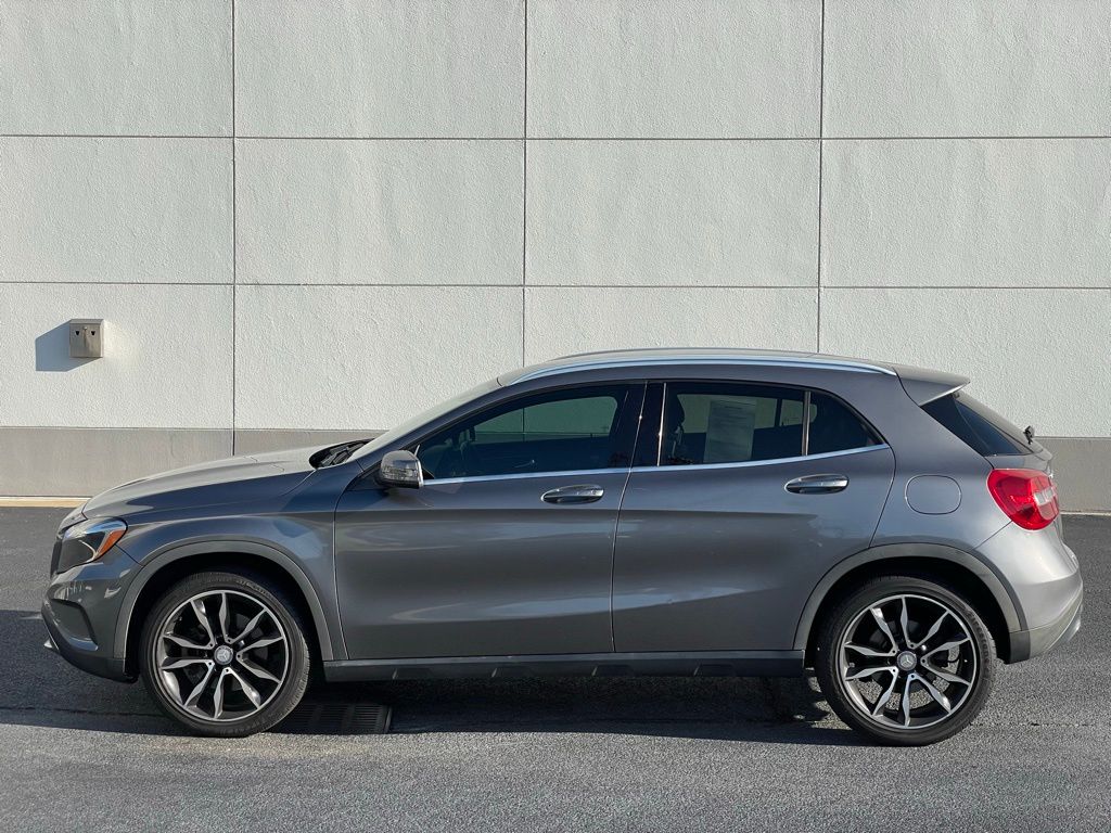 Thumbnail: 2017 Mercedes-Benz GLA - 2