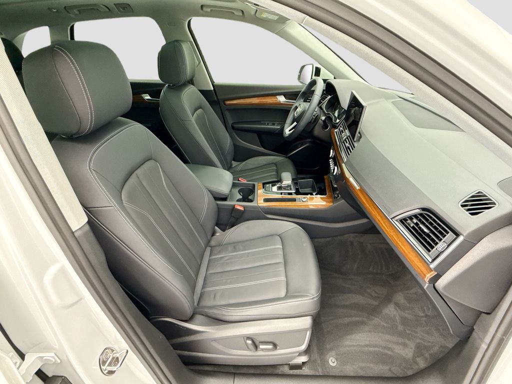 Thumbnail: 2023 Audi Q5 - 18