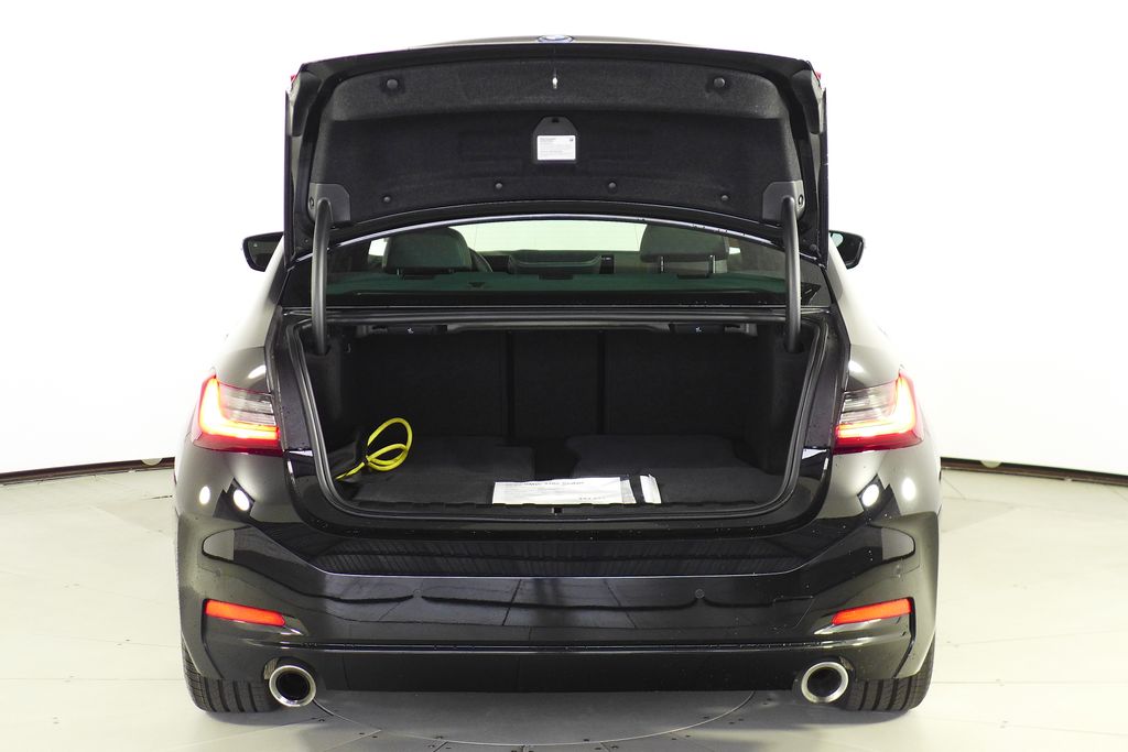 Thumbnail: 2023 BMW 3 Series - 10