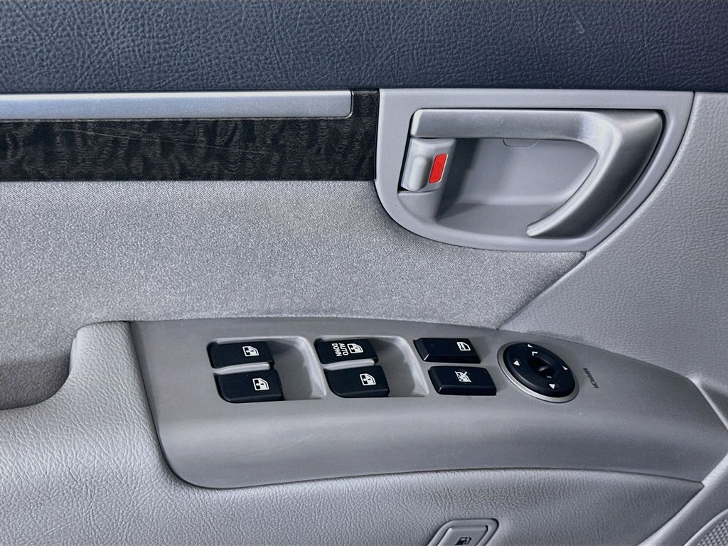 Thumbnail: 2007 Hyundai Santa Fe - 16