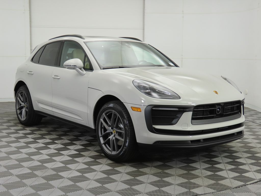 Thumbnail: 2025 Porsche Macan - 9