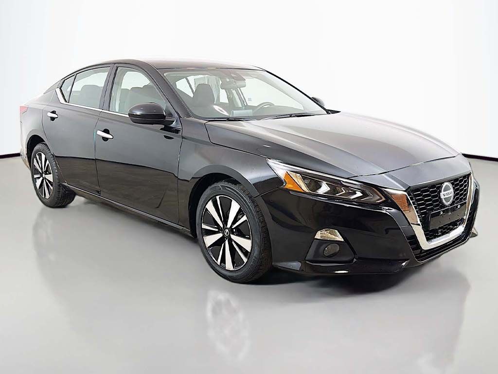 Used 2022 Black Nissan 2.5 SV image 2