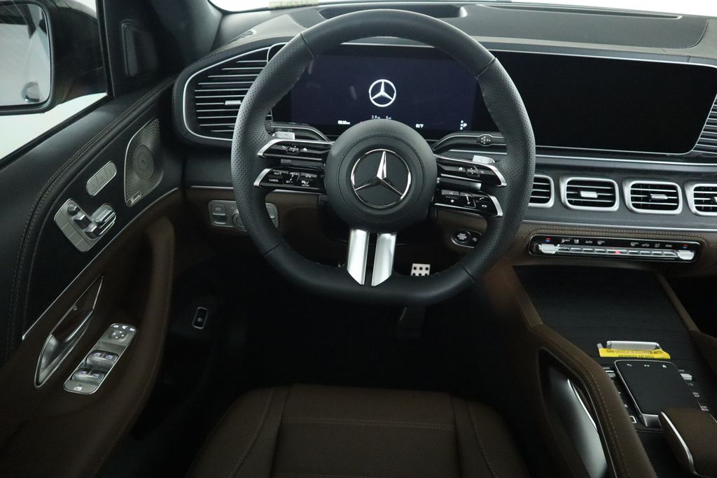 2025 Mercedes-Benz GLS 580 11