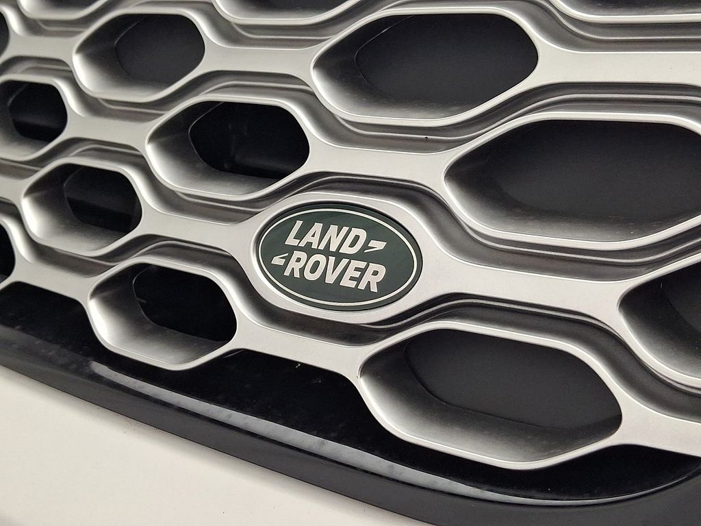 Thumbnail: 2026 Land Rover Discovery - 22
