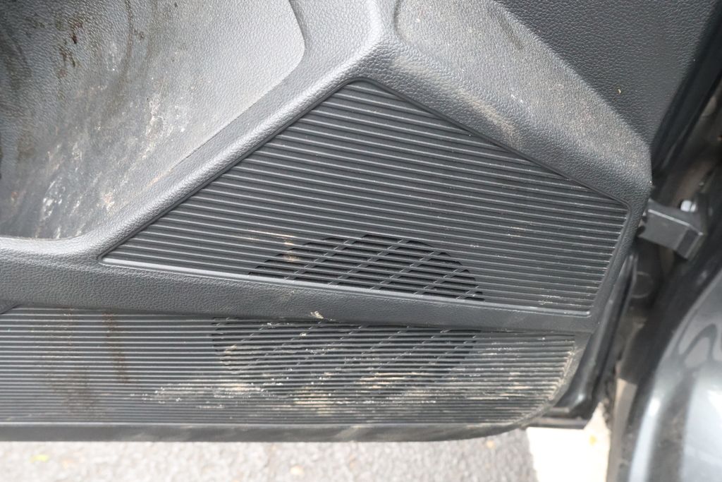 Thumbnail: 2025 Volkswagen Taos - 17