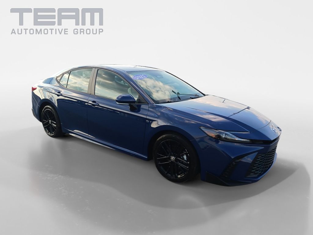 2025 Toyota Camry Azul Sedán Tracción delantera Transmisión variable continua