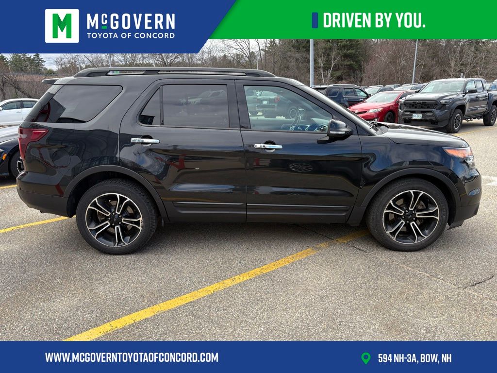 View vehicle photo 7