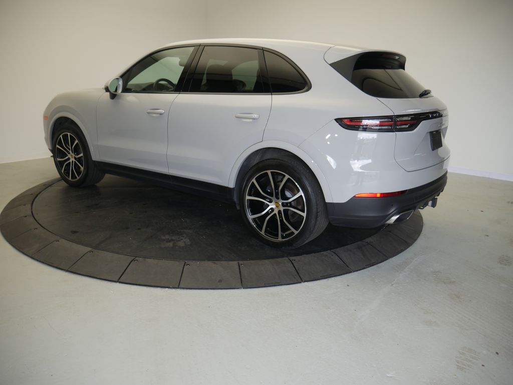 Thumbnail: 2023 Porsche Cayenne - 3