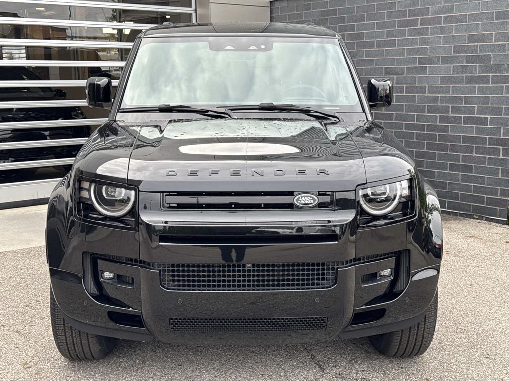New 2026 Black Land Rover X-Dynamic SE image 2