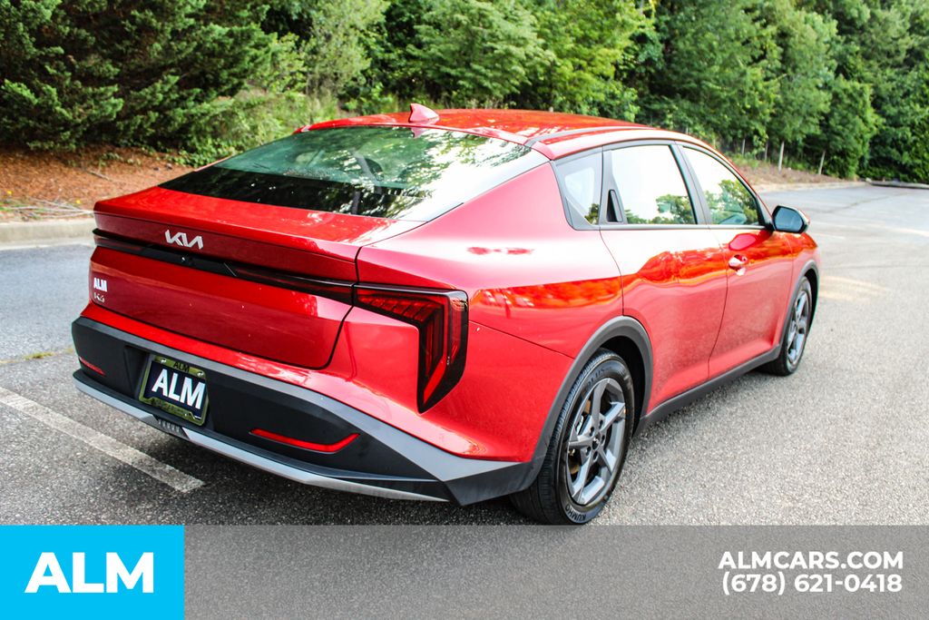 Used 2025 Red Kia LXS image 6