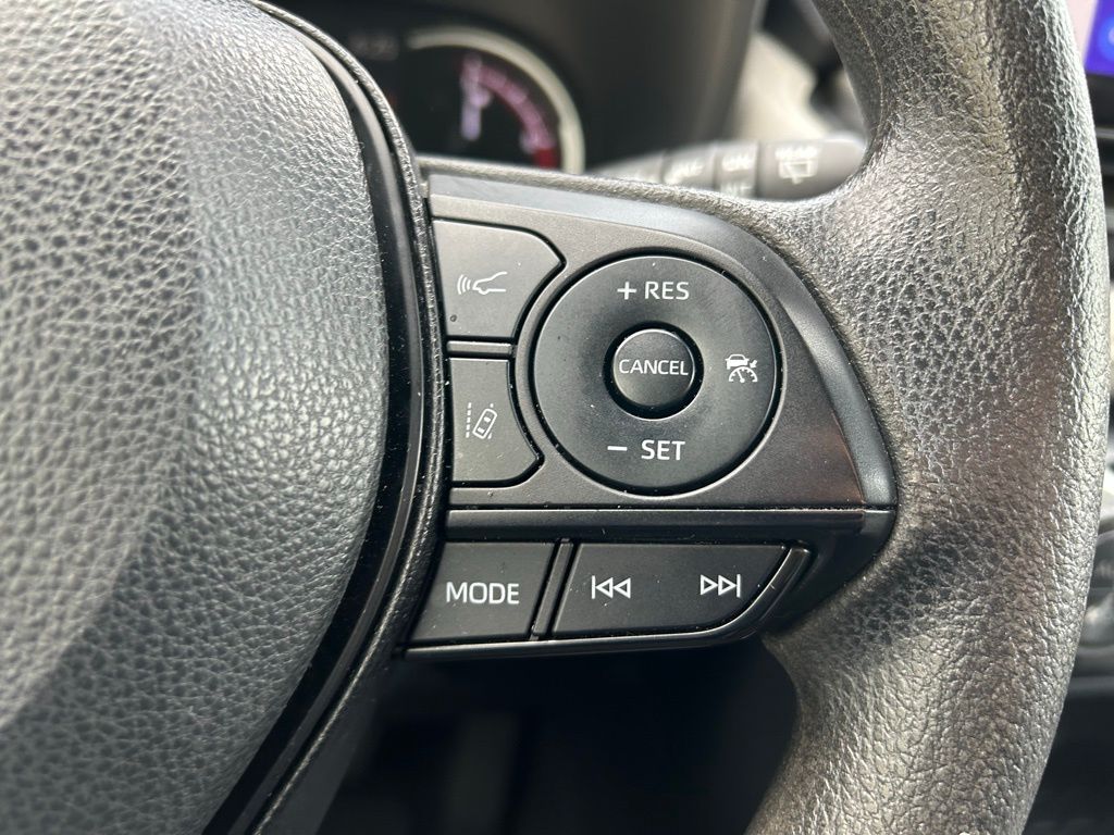 Thumbnail: 2023 Toyota RAV4 - 17