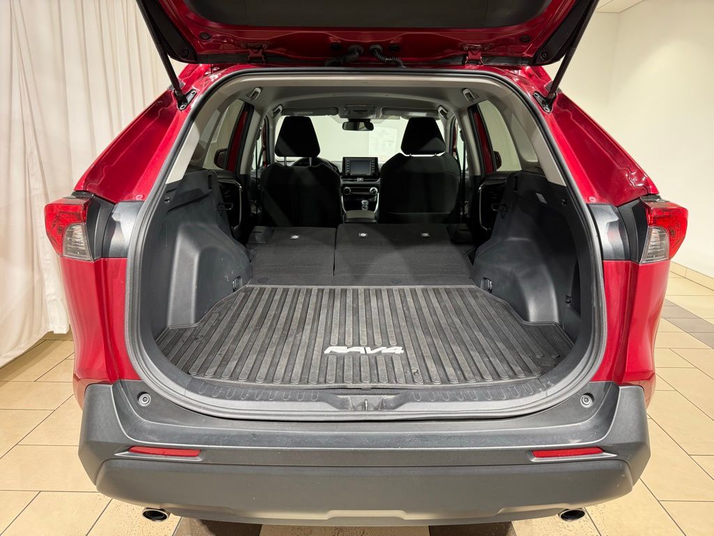 Thumbnail: 2020 Toyota RAV4 - 12