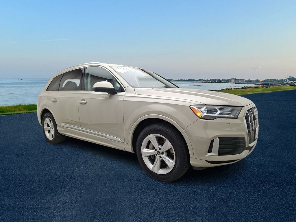 Thumbnail: 2023 Audi Q7 - 3