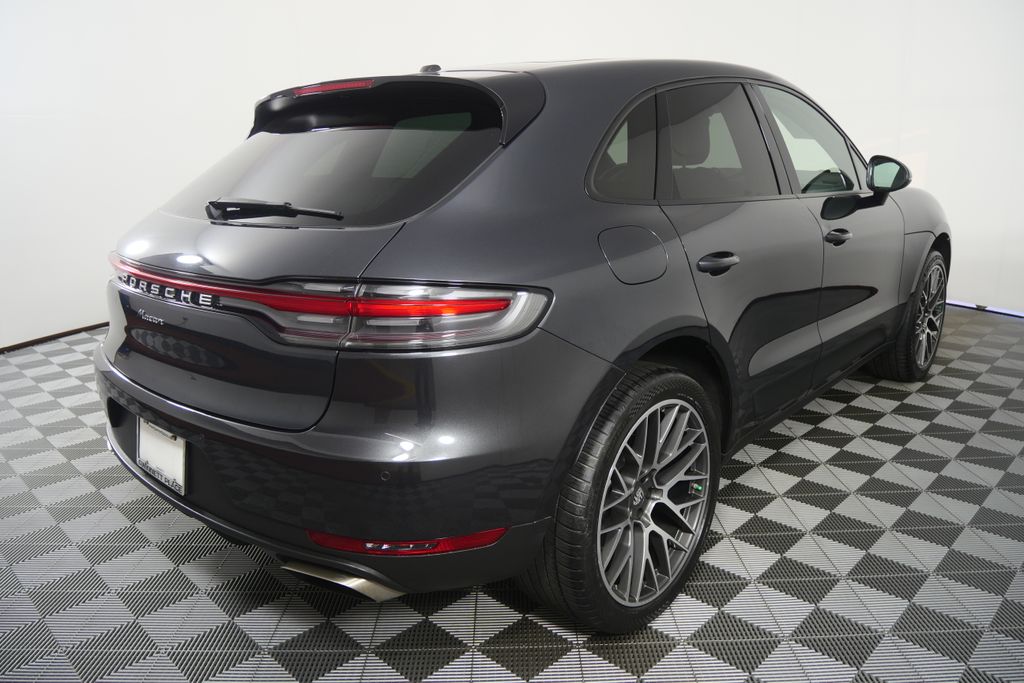 Thumbnail: 2020 Porsche Macan - 3