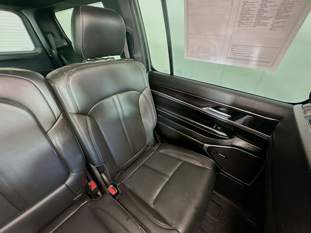 Used 2023 Gray Jeep Base image 14