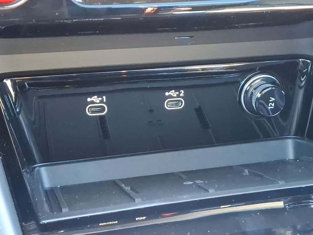 Thumbnail: 2025 Audi SQ5 - 25