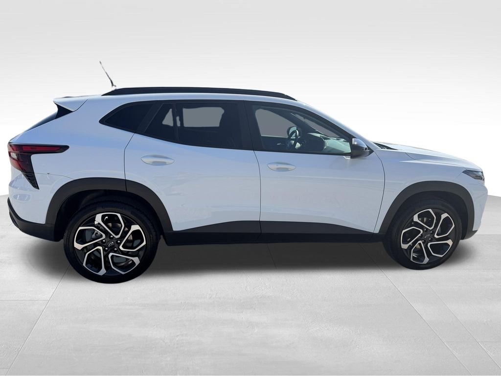 Used 2025 Chevrolet Trax SUV