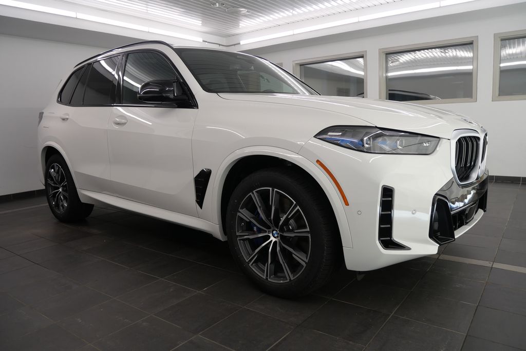 2025 BMW X5 M60i 8