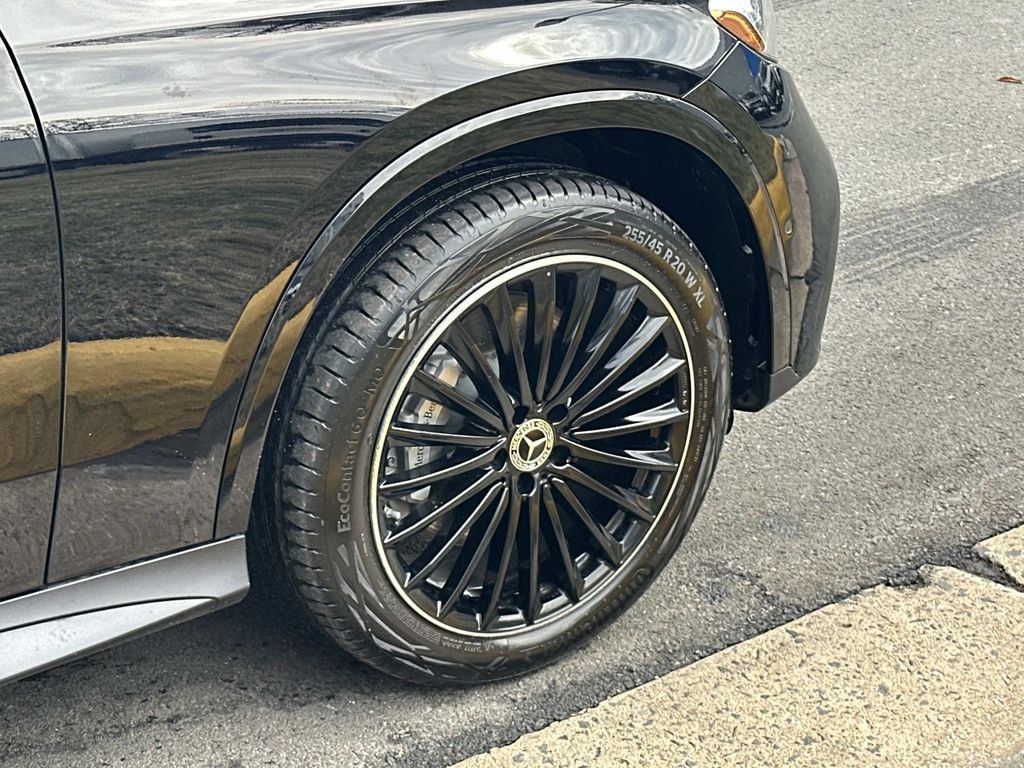 Thumbnail: 2025 Mercedes-Benz GLC - 18