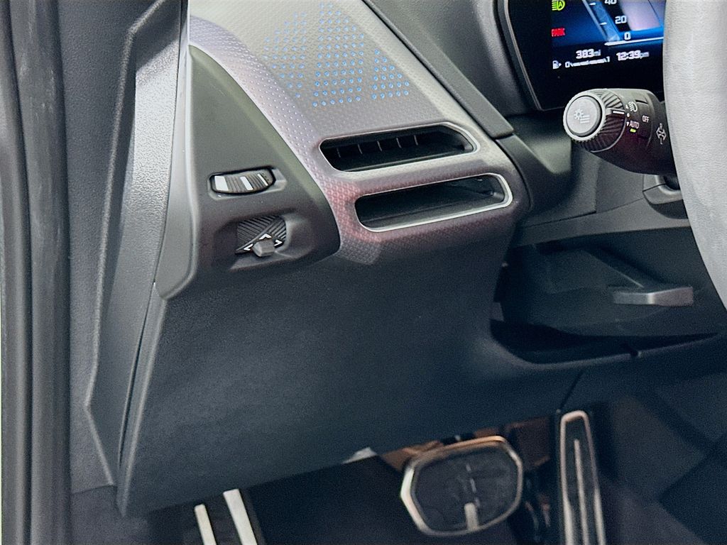 Thumbnail: 2025 BMW 2 Series - 10