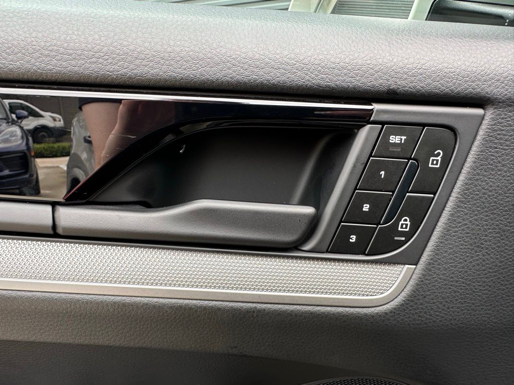 Thumbnail: 2024 Porsche Cayenne - 16