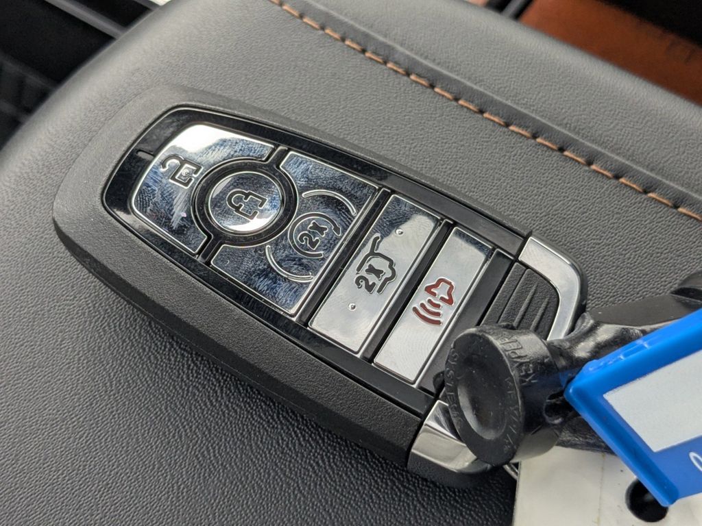 2025 Lincoln Navigator Black Label L