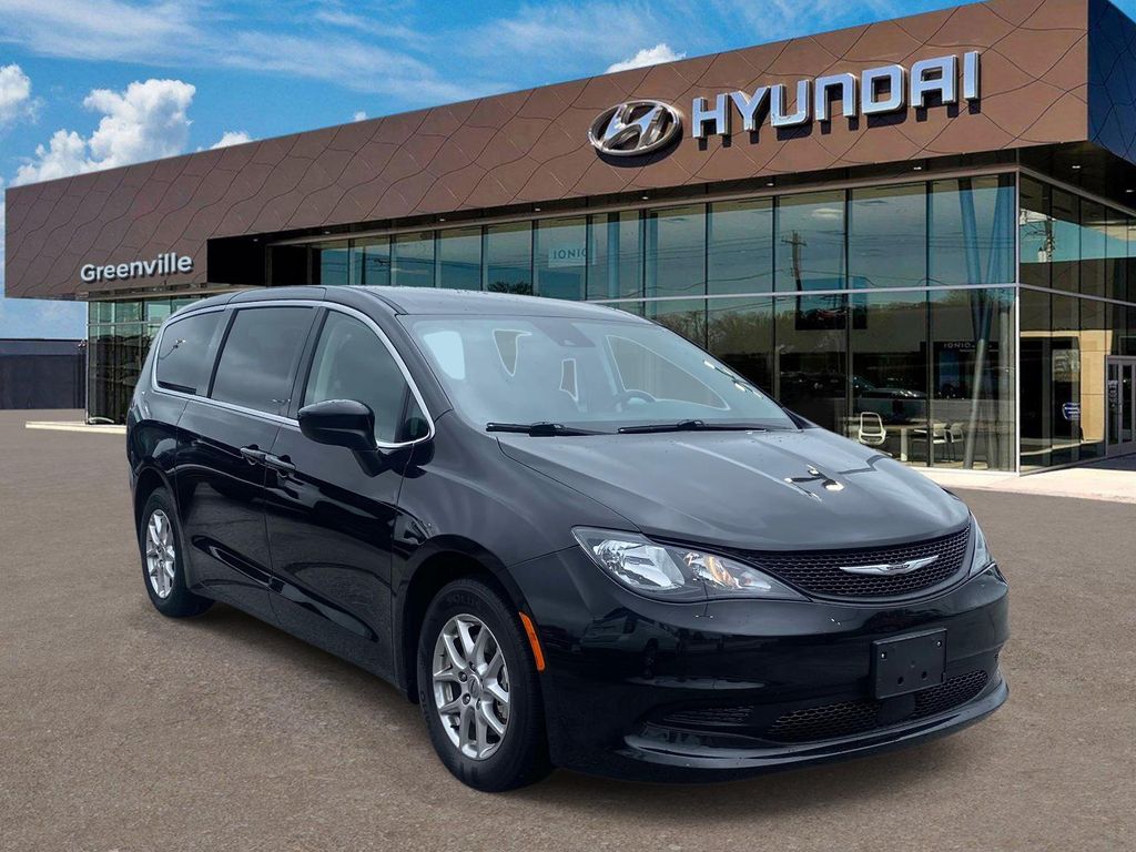 Brilliant Black Crystal Pearlcoat 2023 Chrysler Voyager LX FWD Minivan Front-Wheel Drive 9-Speed Automatic