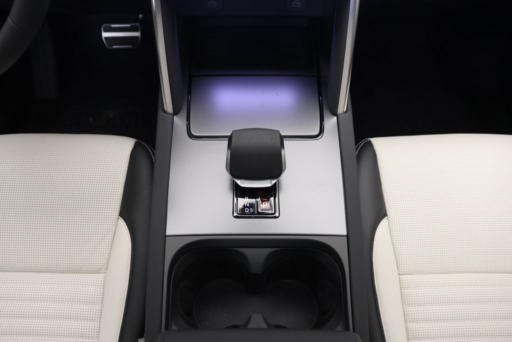 Thumbnail: 2026 Land Rover Discovery Sport - 24