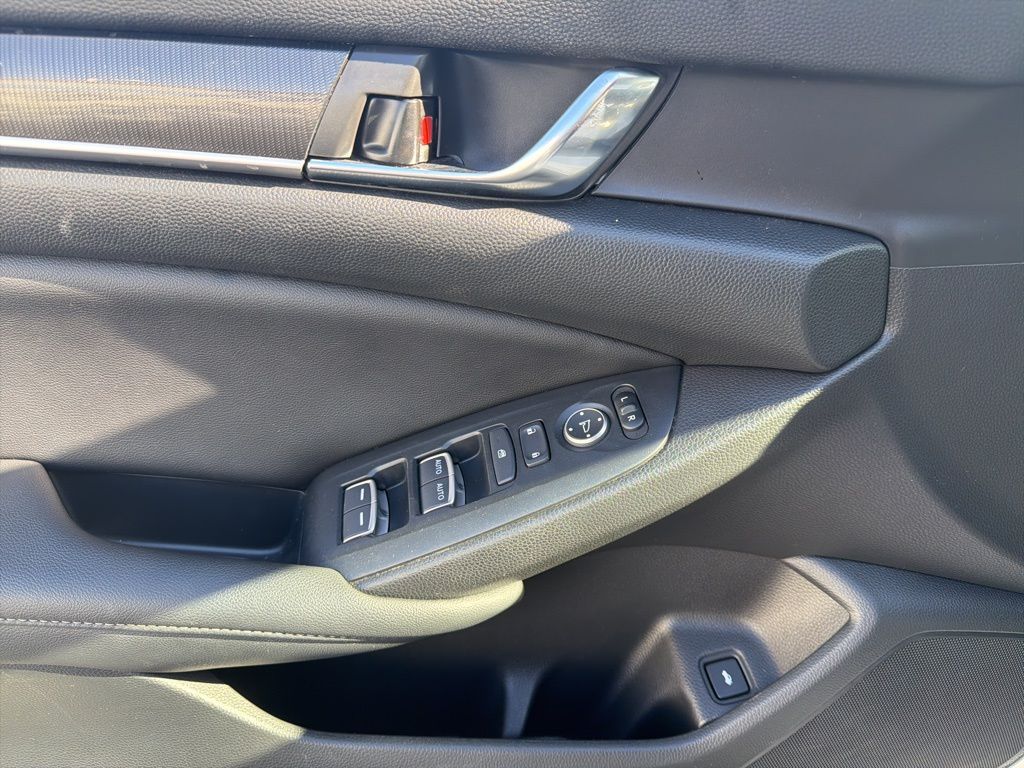 Thumbnail: 2022 Honda Accord - 25