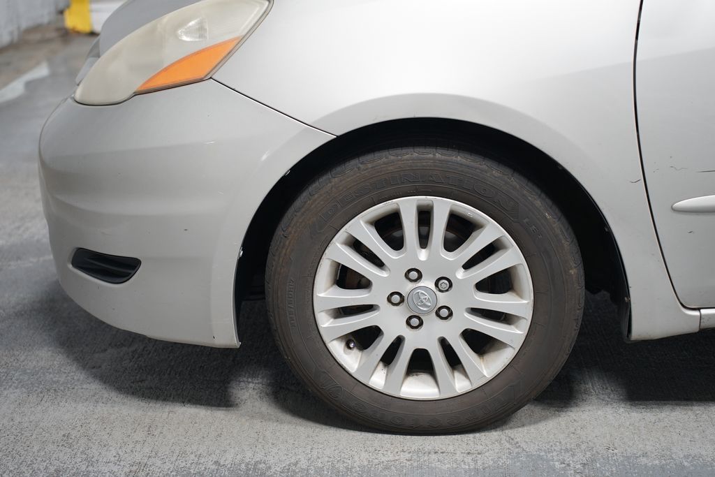 2007 Toyota Sienna LE 5