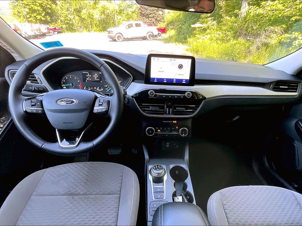 2022 Ford Escape — photo 21