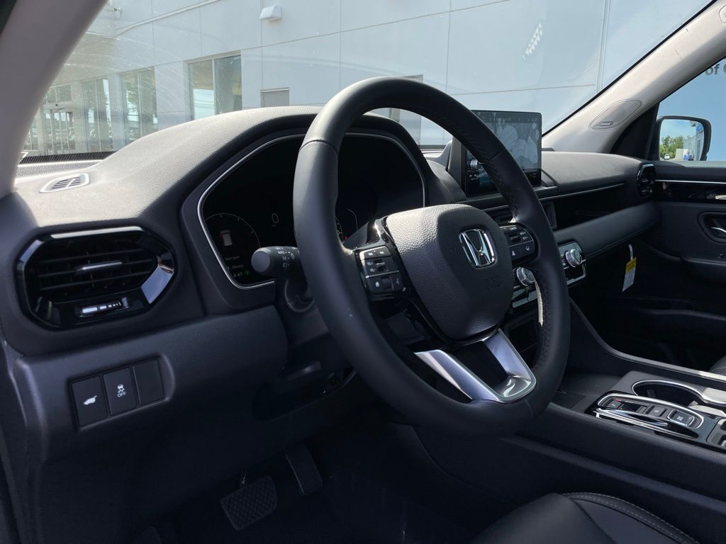 2025 Honda Pilot Touring 28