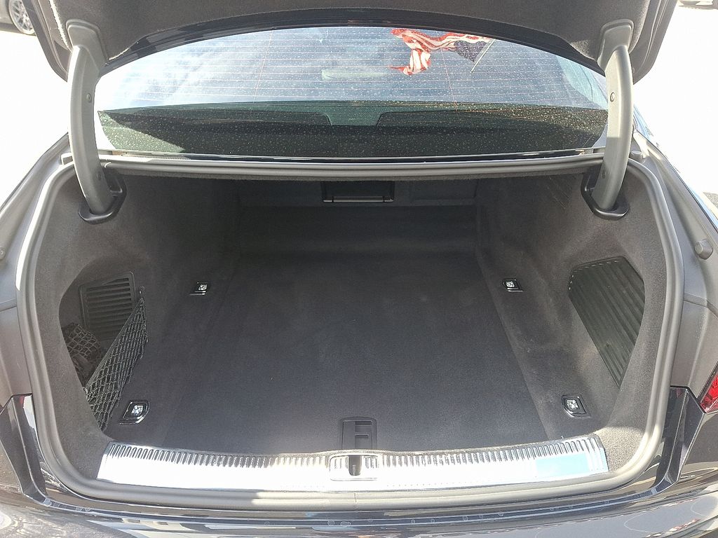 Thumbnail: 2021 Audi A8 - 29