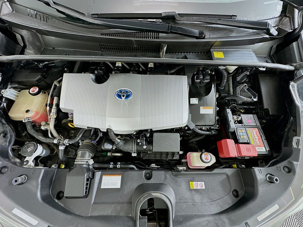 Thumbnail: 2017 Toyota Prius - 28