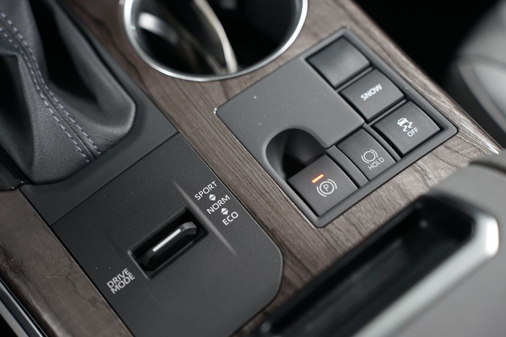 2025 Toyota Highlander Limited 24