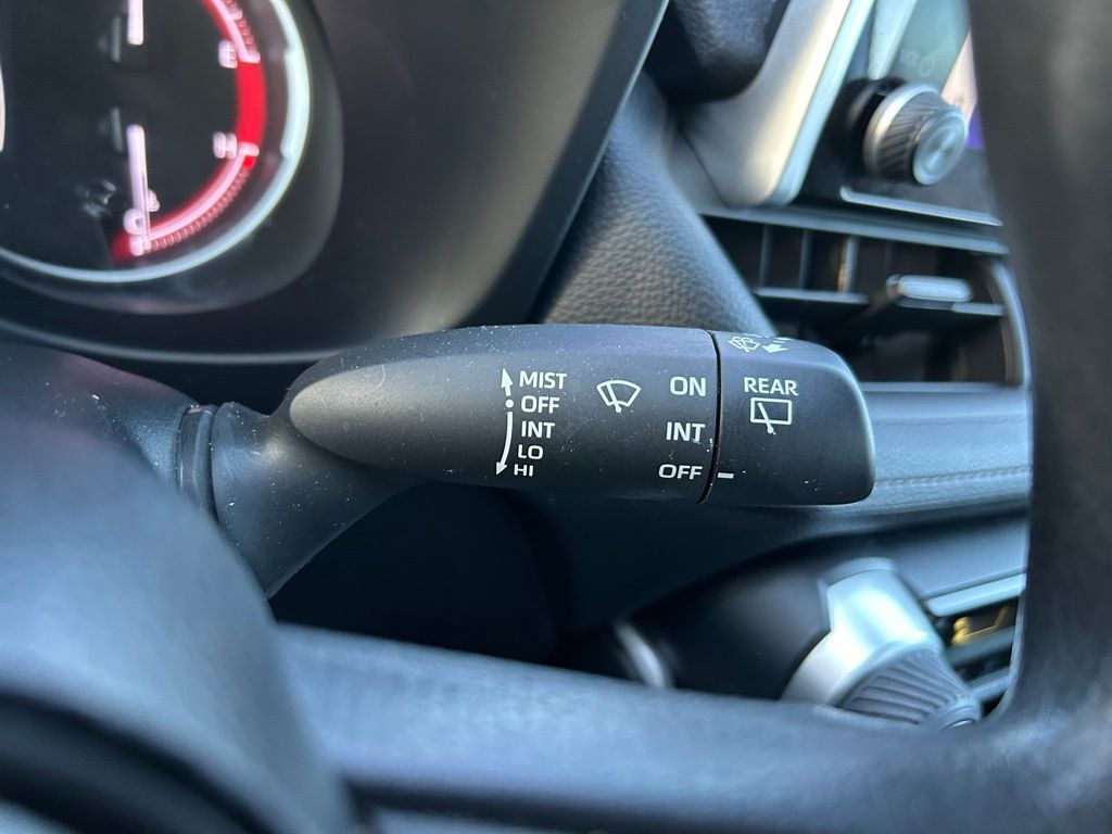 Thumbnail: 2023 Toyota RAV4 - 20