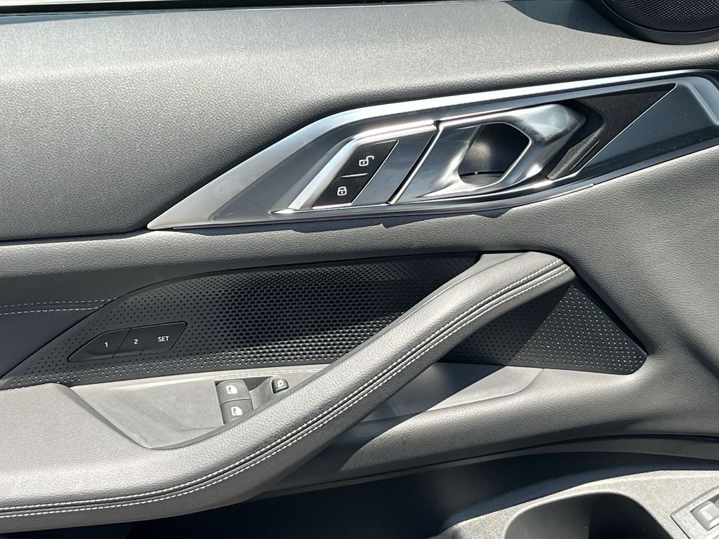 Thumbnail: 2026 BMW 4 Series - 13