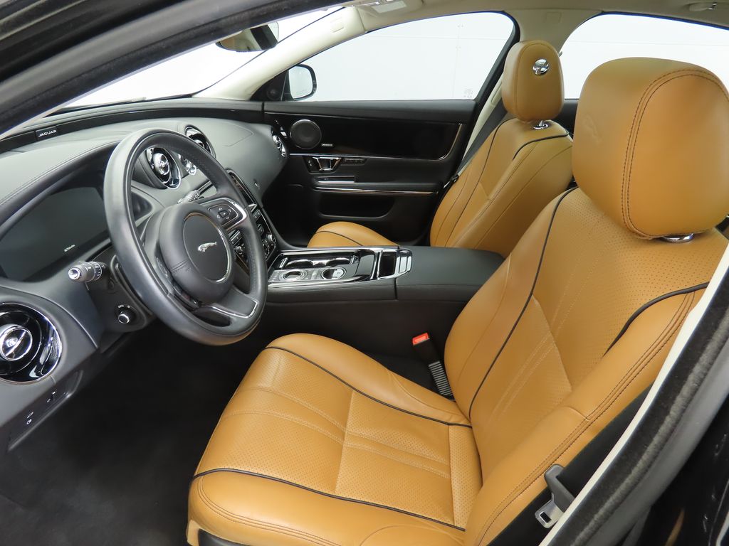 Thumbnail: 2019 Jaguar XJ - 20