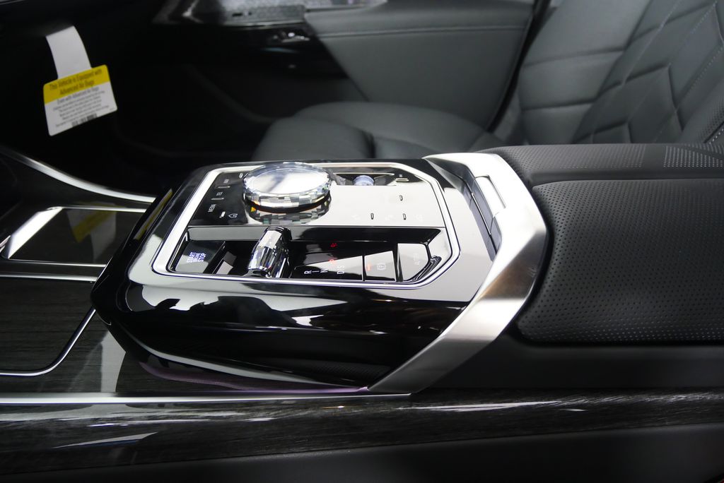 Thumbnail: 2026 BMW 7 Series - 23