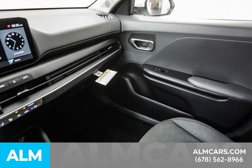 Used 2025 White Kia LXS image 37